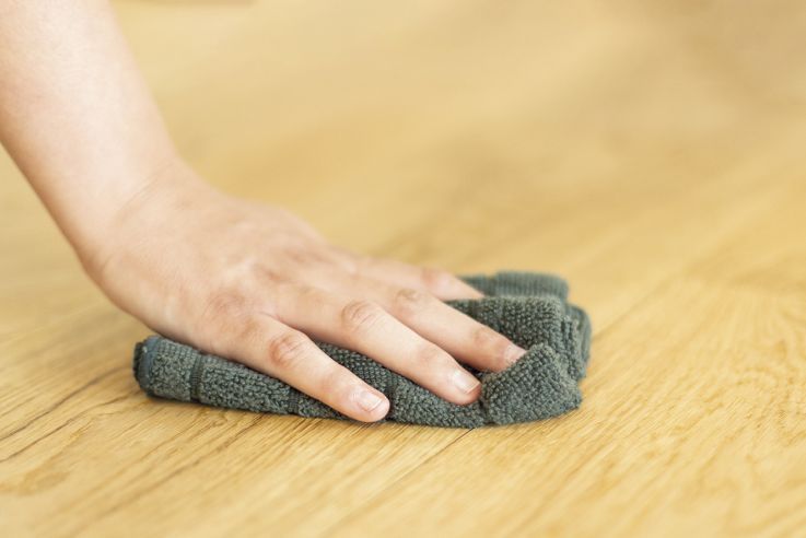 Forberedelsesprodukter til behandling af træ indendørs Forberedelsesprodukter til behandling af træ indendørs